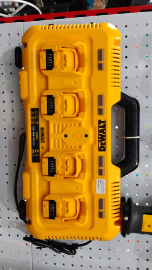 carregador rapido 4 baterias DCB104